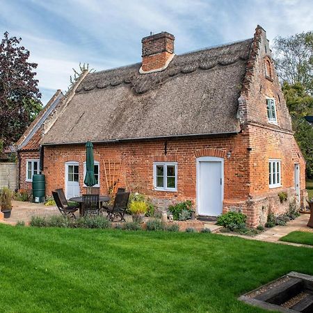 נורוויץ'' Thatch Cottage - Luxury Norfolk Hideaway מראה חיצוני תמונה