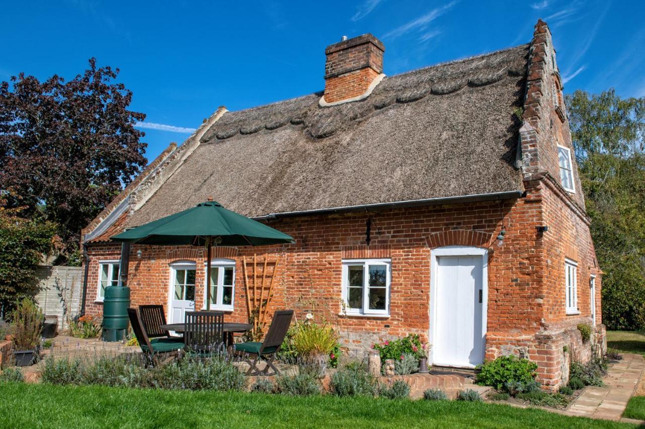 נורוויץ'' Thatch Cottage - Luxury Norfolk Hideaway מראה חיצוני תמונה