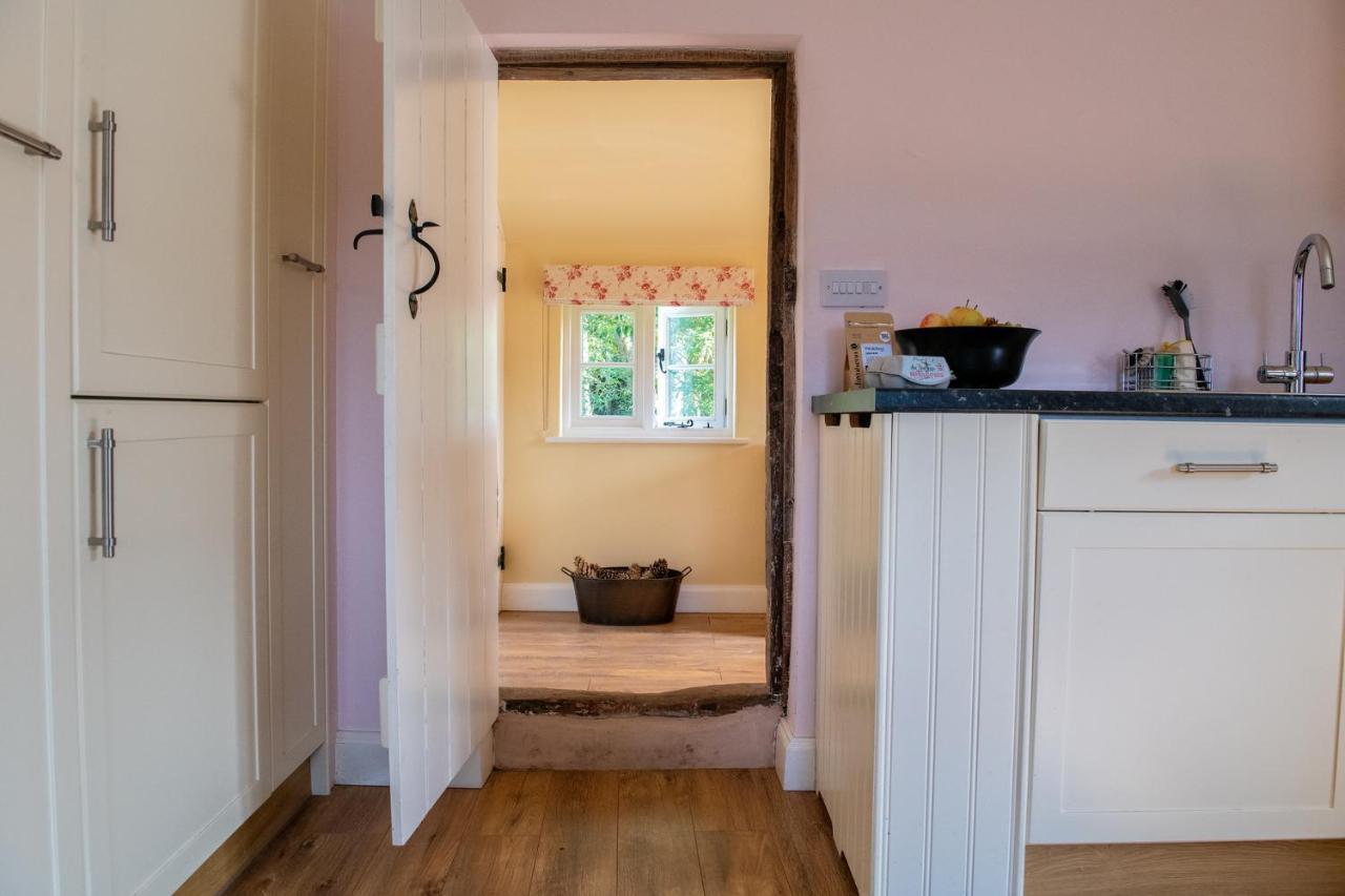 נורוויץ'' Thatch Cottage - Luxury Norfolk Hideaway מראה חיצוני תמונה